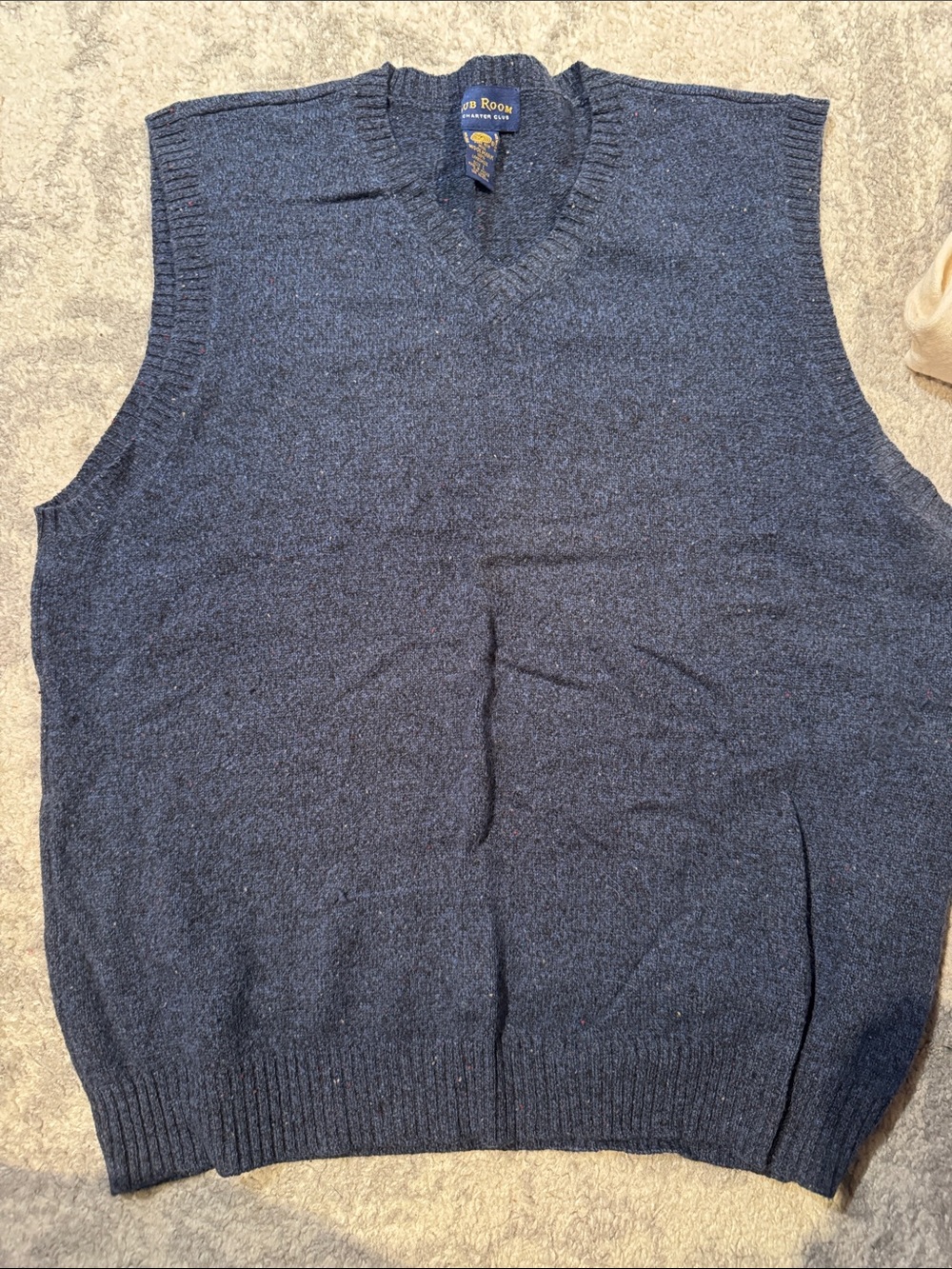 Club Room Men's Navy V-Neck Wool Blend Sweater Vest 100% lambswool size Large